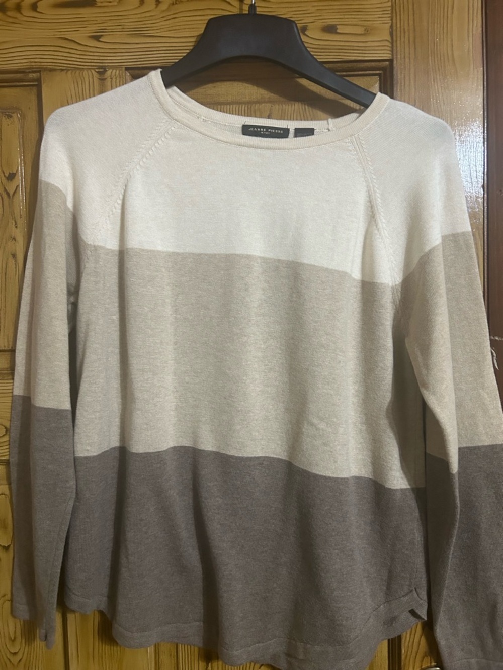 JEANNE PIERRE Petite women’s sweater size PL Tan and Beige
